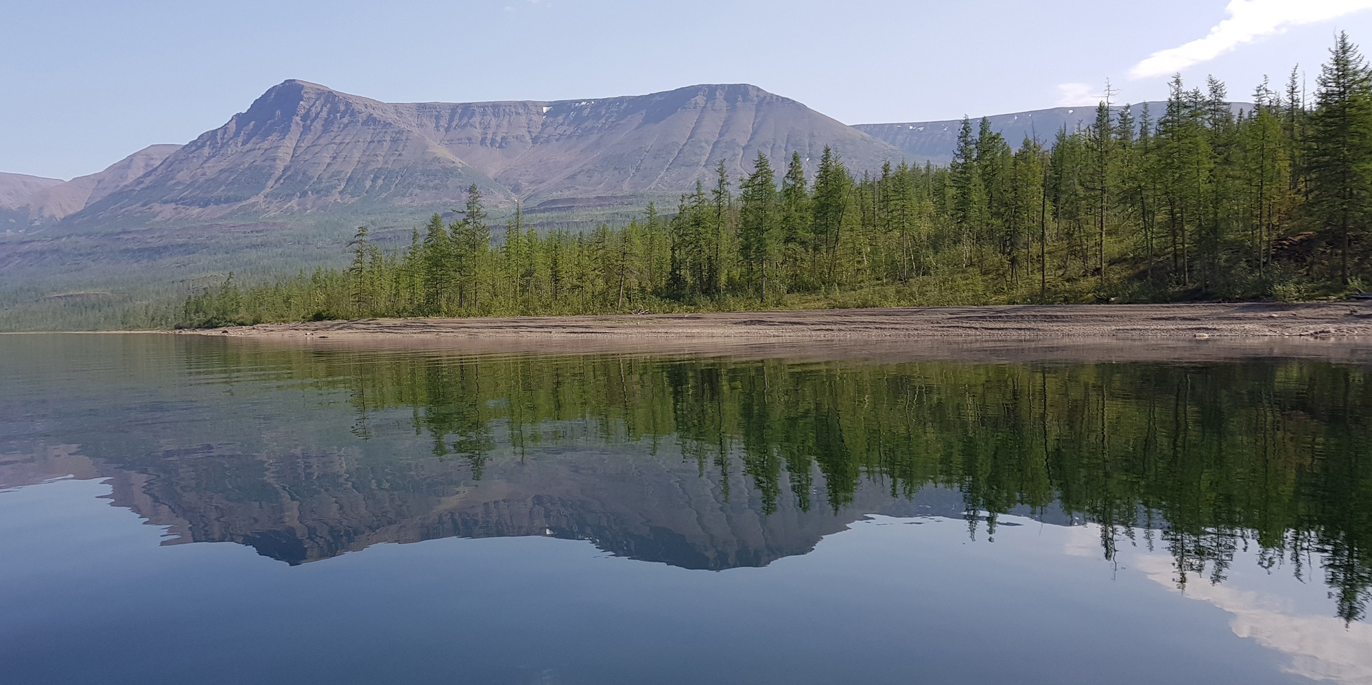 10 озер красноярского края. Плато Путорана озеро Собачье. Таймыр плато Путорана. Озеро Виви на плато Путорана. Озеро Таймыр Красноярский край.